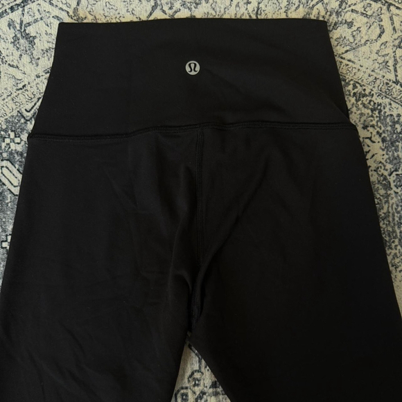 lululemon athletica Pants - Lululemon Black Cropped Capri Leggings - Size 4